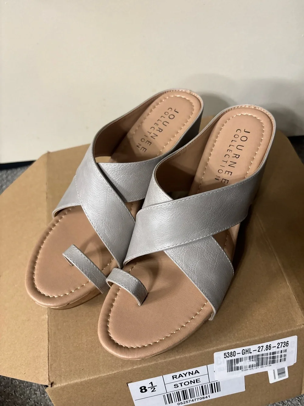 Journee Womens Rayna Wedge Heel Slip On Sandals 8.5 M brand new